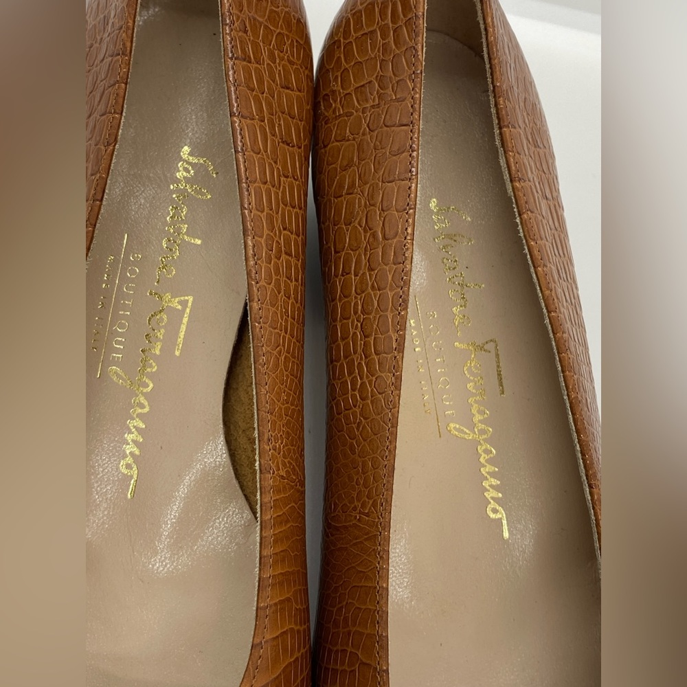 Salvatore Ferragamo Vara bow brown pump shoes - Picture 2 of 11